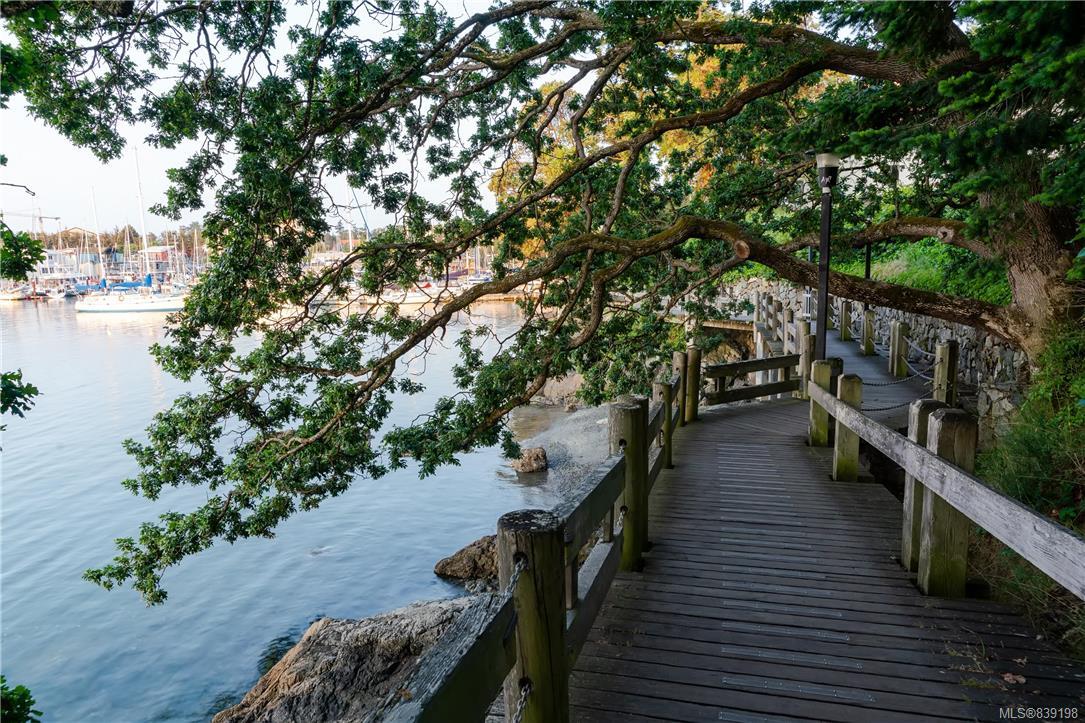 1H 835 Dunsmuir Road, Esquimalt, BC, V9A 5B8 839198 Mark Rice