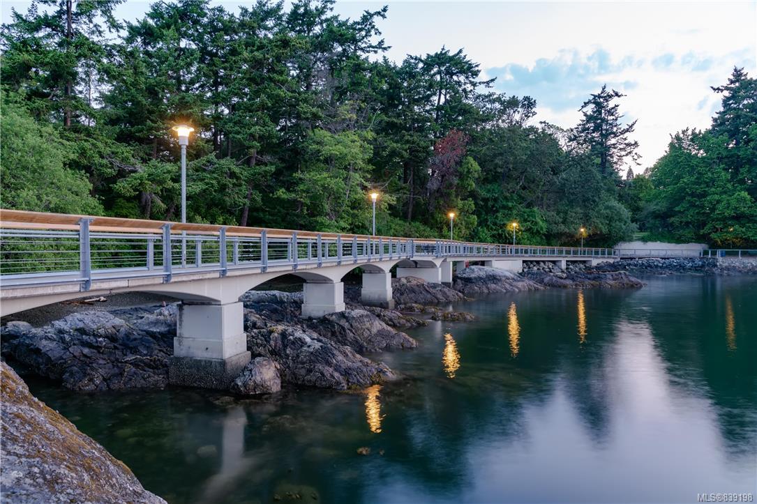 1H 835 Dunsmuir Road, Esquimalt, BC, V9A 5B8 839198 Mark Rice