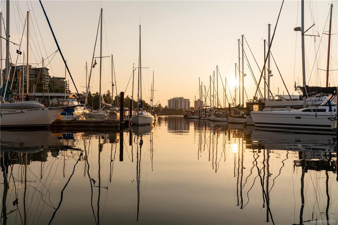 4C 835 Dunsmuir Road, Esquimalt, BC, V9A 5B8 839265 Mark Rice Personal Real Estate Corporation