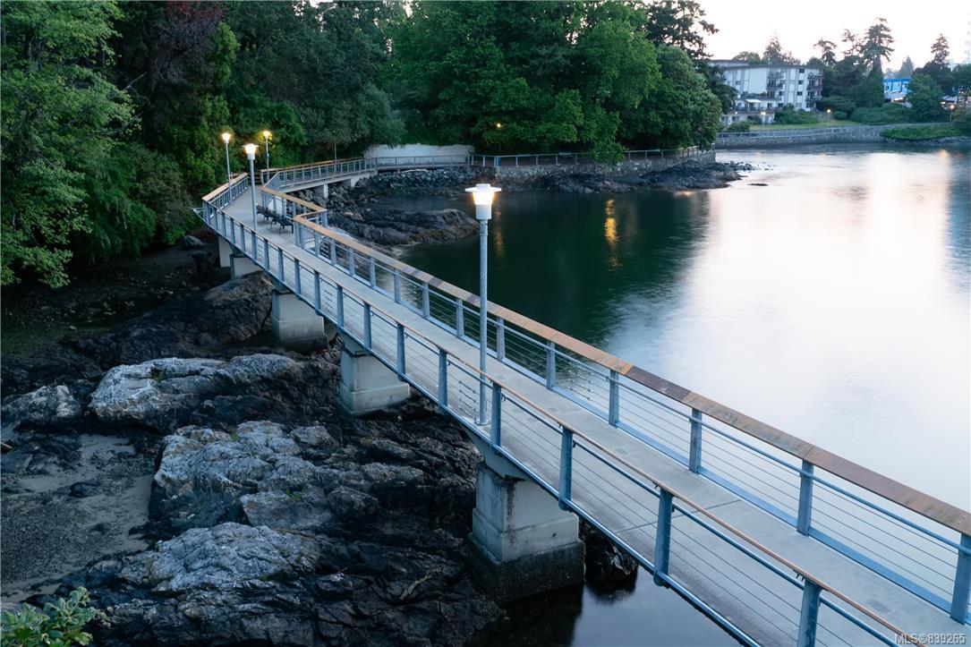 4C 835 Dunsmuir Road, Esquimalt, BC, V9A 5B8 839265 Mark Rice