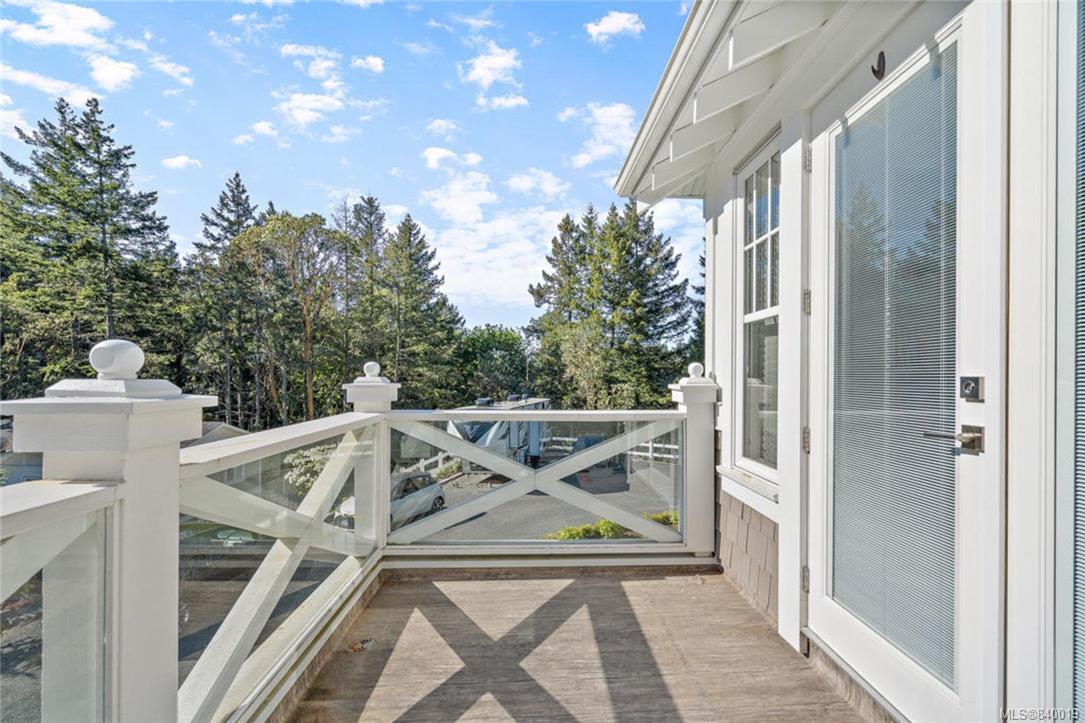 5891 Old West Saanich Road, Saanich, BC, V9E 2G9 840019 Marten