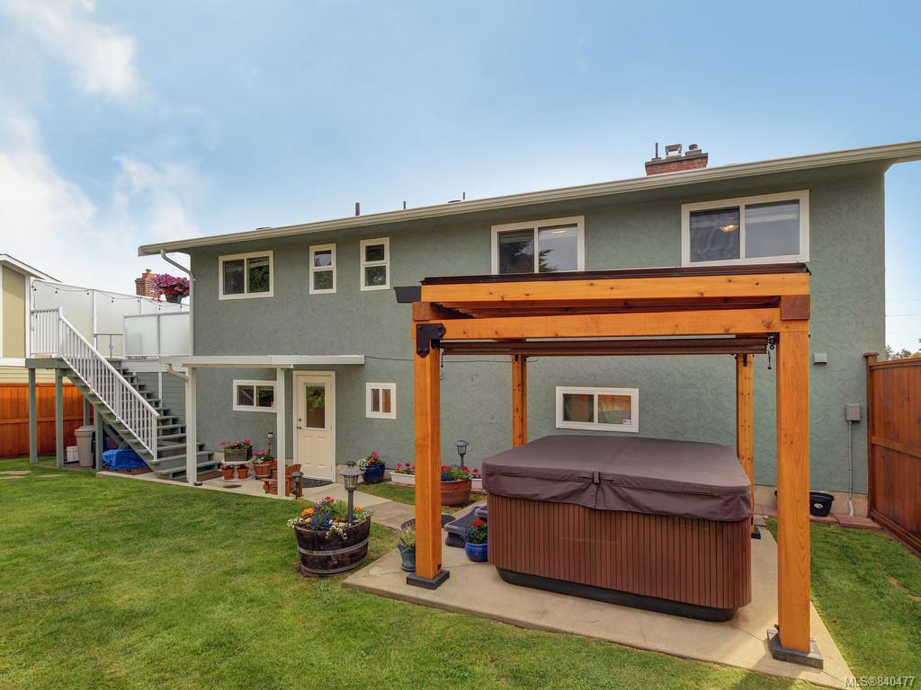 3001 Charlotte Drive, Colwood, BC, V9B 4P3 840477 Jaret Andrews