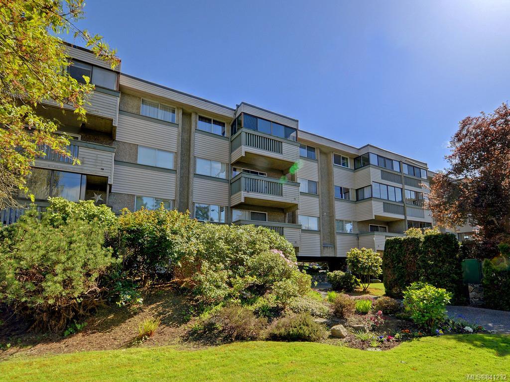 208 1525 Hillside Avenue, Victoria, BC, V8T 2C1 841232 Nicole Pelan