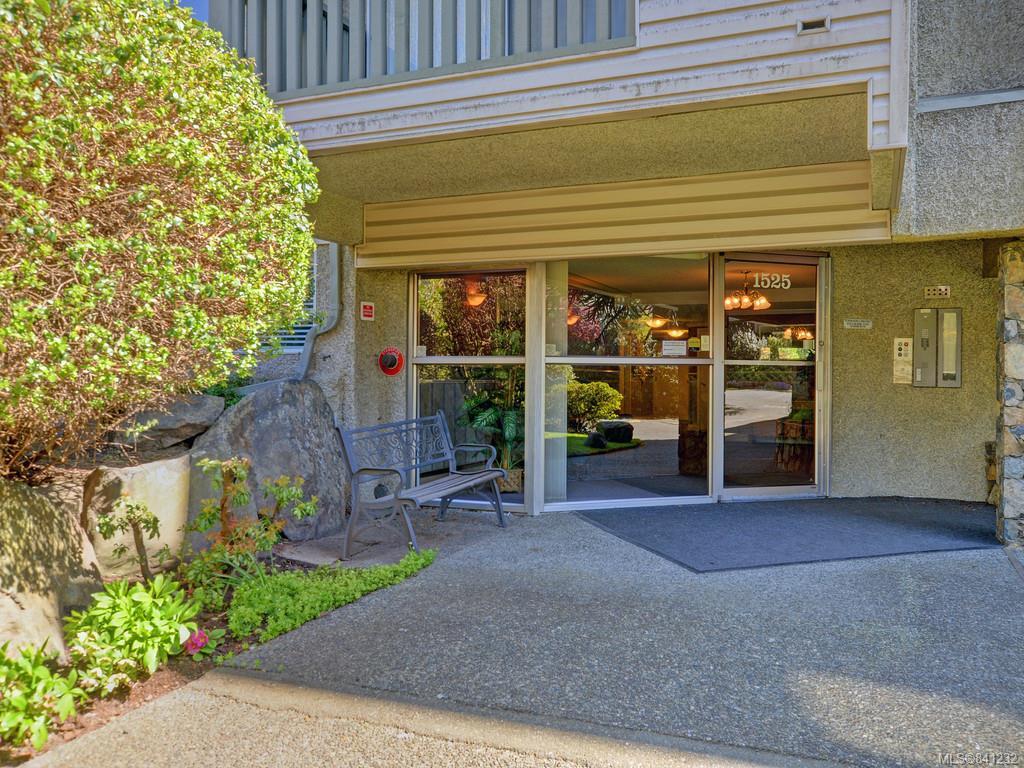 208 1525 Hillside Avenue, Victoria, BC, V8T 2C1 841232 Nicole Pelan