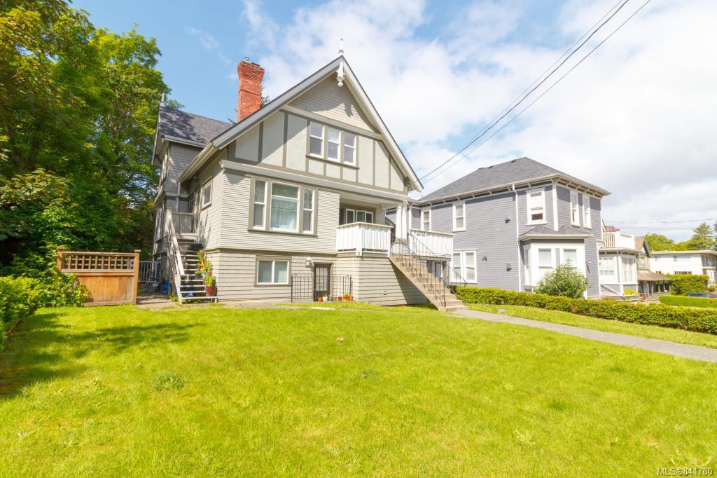 1004 Pemberton Rd, Victoria, BC, V8S 3R6 841780 Broker Harry Newton