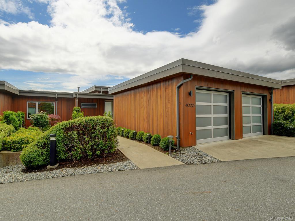 4020 Rainbow Hill Lane, Saanich, BC, V8X 0A6 842163 Nicole Pelan
