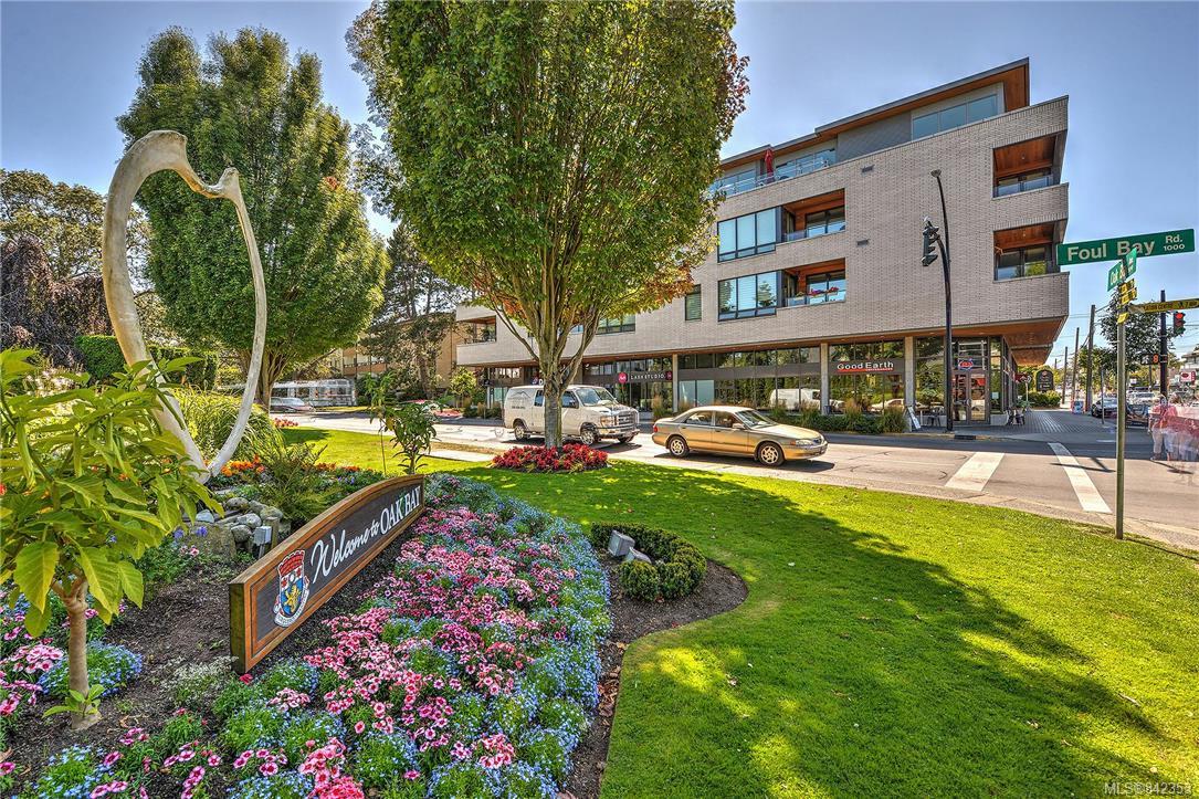 205 1969 Oak Bay Avenue, Victoria, BC, V8R 1E3 842353 Miles Takacs