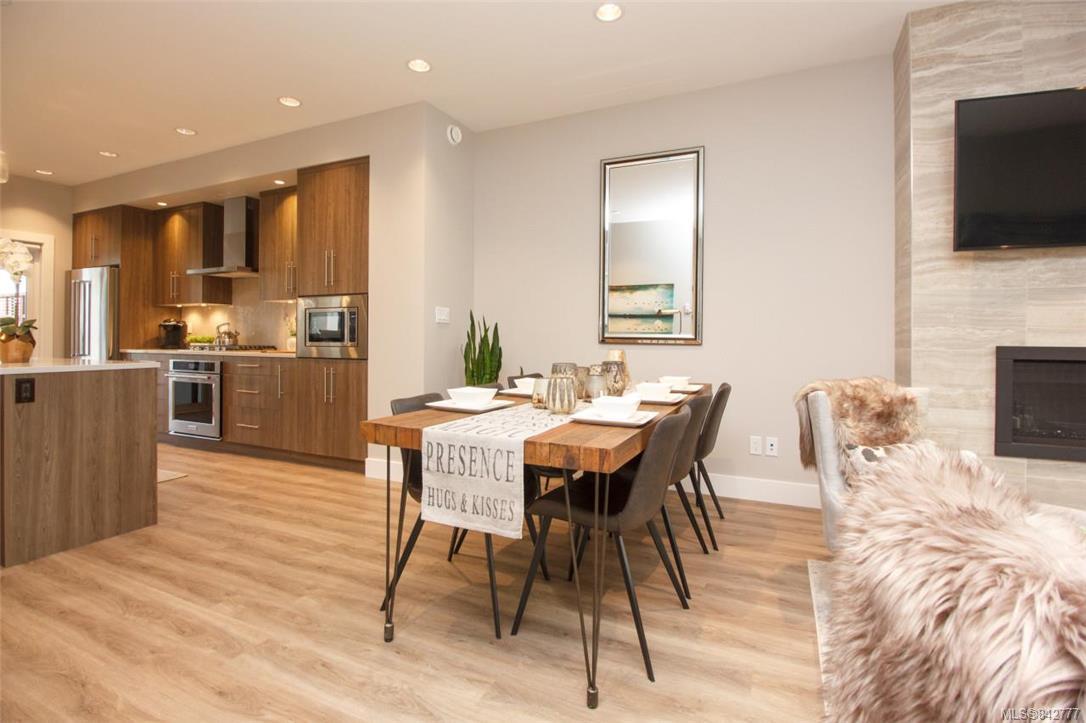 7880 Lochside Drive, Central Saanich, BC, V8M 0B9 842777 Victoria