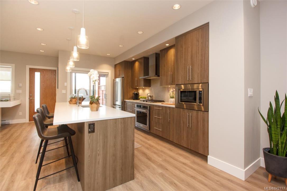 7880 Lochside Drive, Central Saanich, BC, V8M 0B9 842777 Victoria