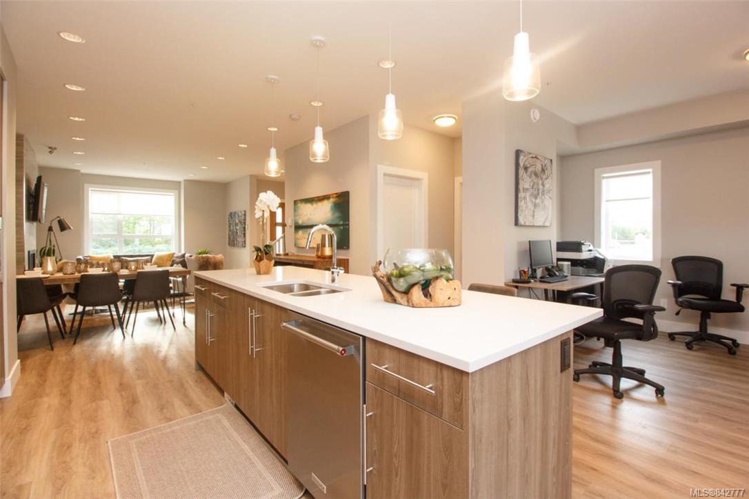 7880 Lochside Dr, Central Saanich, BC, CA 842777 Victoria Real