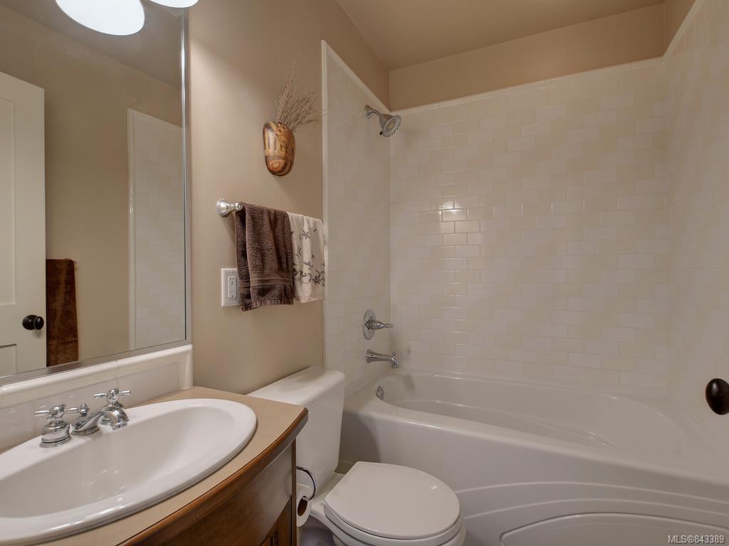 2 840 Pemberton Road, Victoria, BC, V8S 3R4 843389 Miles Takacs