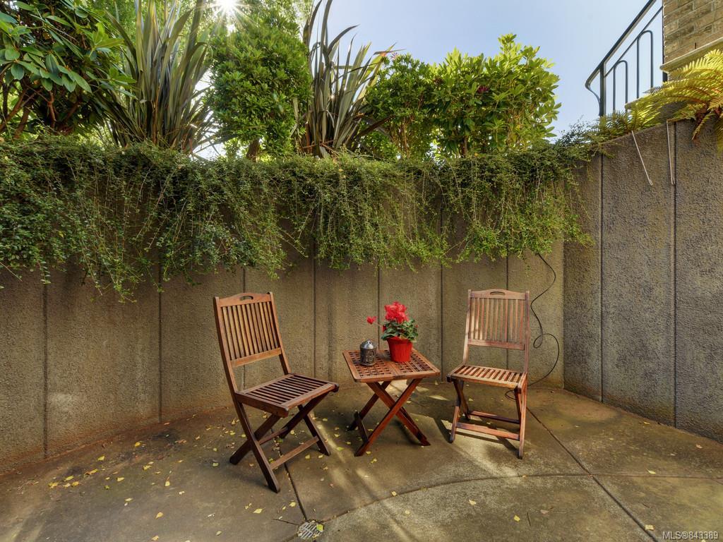 2 840 Pemberton Road, Victoria, BC, V8S 3R4 843389 Miles Takacs