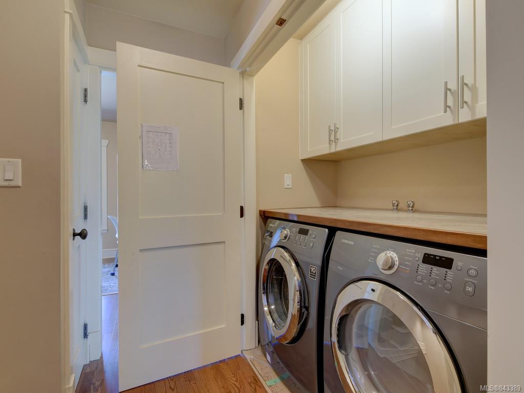 2 840 Pemberton Road, Victoria, BC, V8S 3R4 843389 Miles Takacs