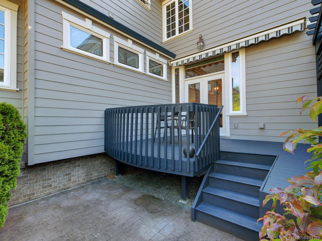 2 840 Pemberton Road, Victoria, BC, V8S 3R4 843389 Miles Takacs