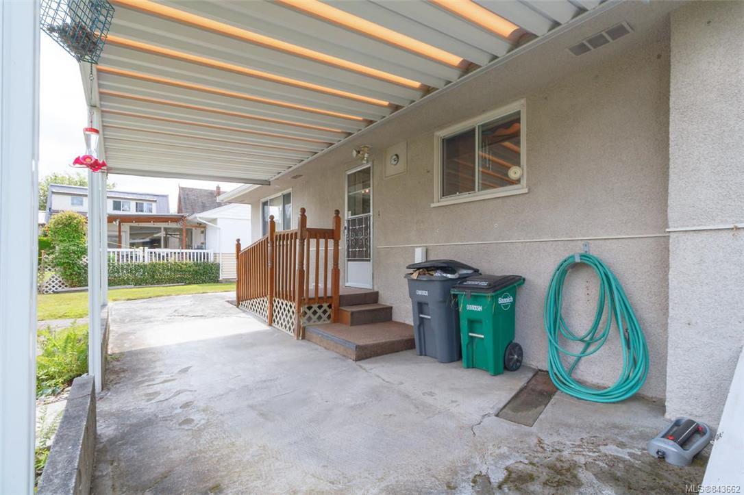 850 Jasmine Avenue, Saanich, BC, V8Z 2P2 843662 The House Selling Group