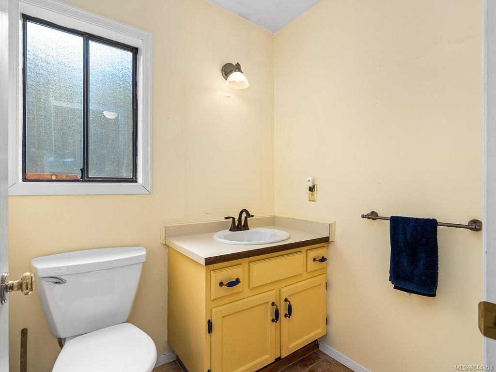 3910 Ascot Drive, Saanich, BC, V8P 3S1 844353 Victoria Real Estate