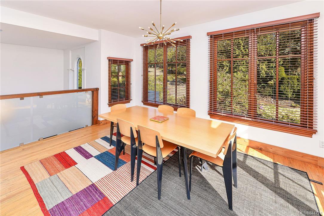 1216 Old Esquimalt Road, Esquimalt, BC, V9A 4X8 844724 Miles Takacs