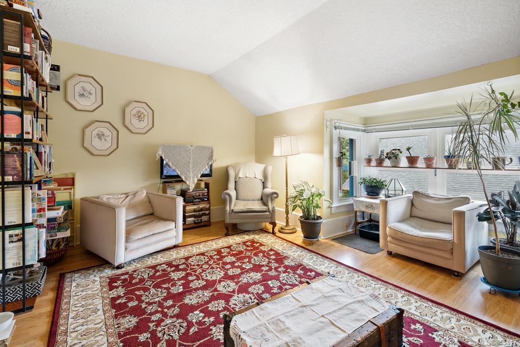 504 Selkirk Ave, Victoria, BC, V9A 2T1 845417 Marten Homes Real