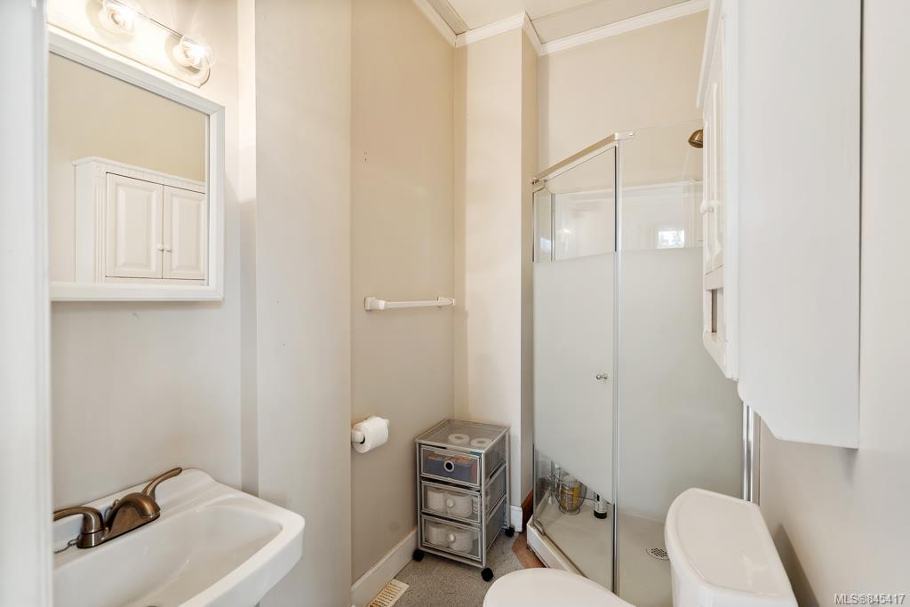 504 Selkirk Ave, Victoria, BC, V9A 2T1 845417 Marten Homes Real