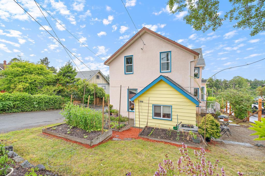 504 Selkirk Ave, Victoria, BC, V9A 2T1 845417 Marten Homes Real