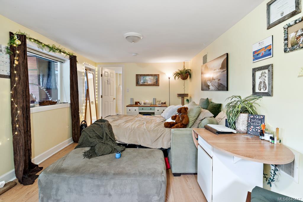 504 Selkirk Ave, Victoria, BC, V9A 2T1 845417 Marten Homes Real