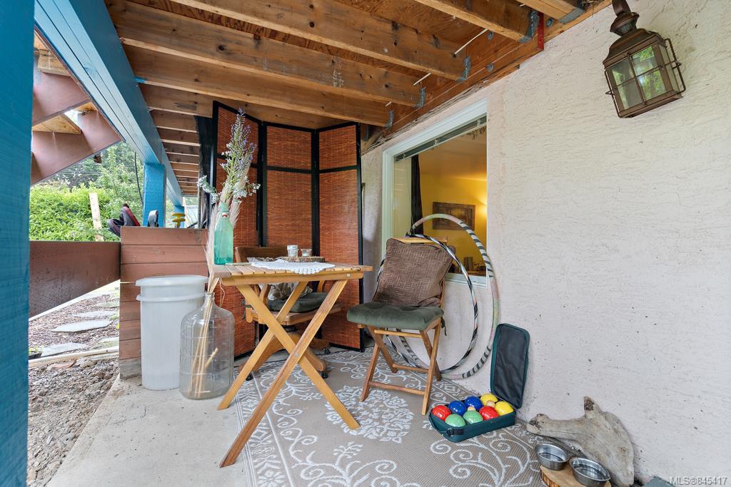 504 Selkirk Ave, Victoria, BC, V9A 2T1 845417 Marten Homes Real