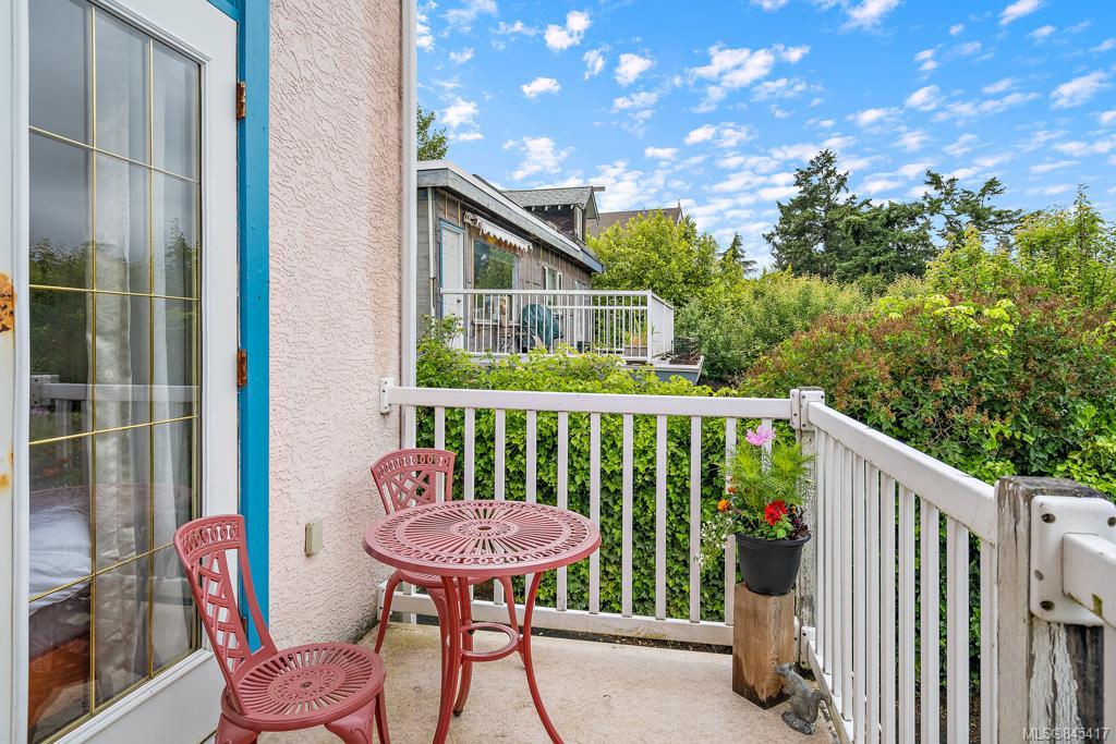 504 Selkirk Ave, Victoria, BC, V9A 2T1 845417 Marten Homes Real