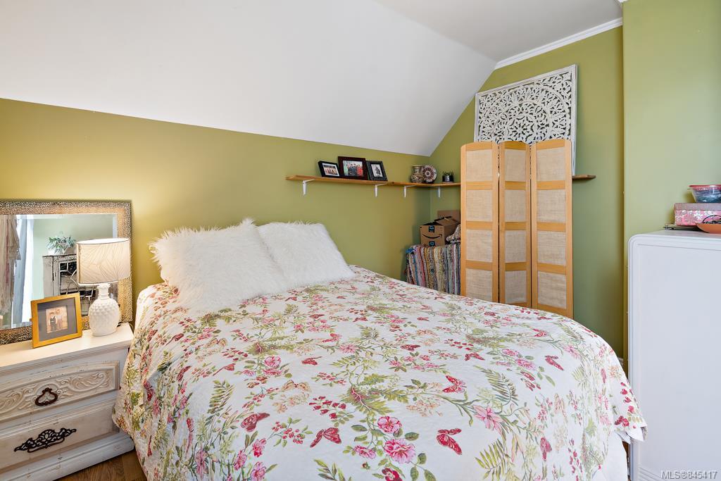 504 Selkirk Ave, Victoria, BC, V9A 2T1 845417 Marten Homes Real