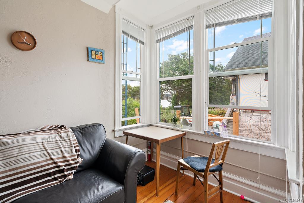 504 Selkirk Ave, Victoria, BC, V9A 2T1 845417 Marten Homes Real