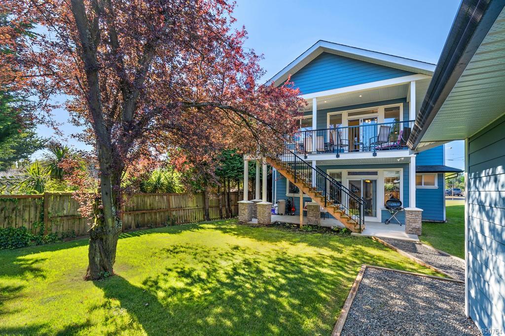 10125 Bowerbank Road, Sidney, BC, V8L 3K6 850754 Gower Smith Real