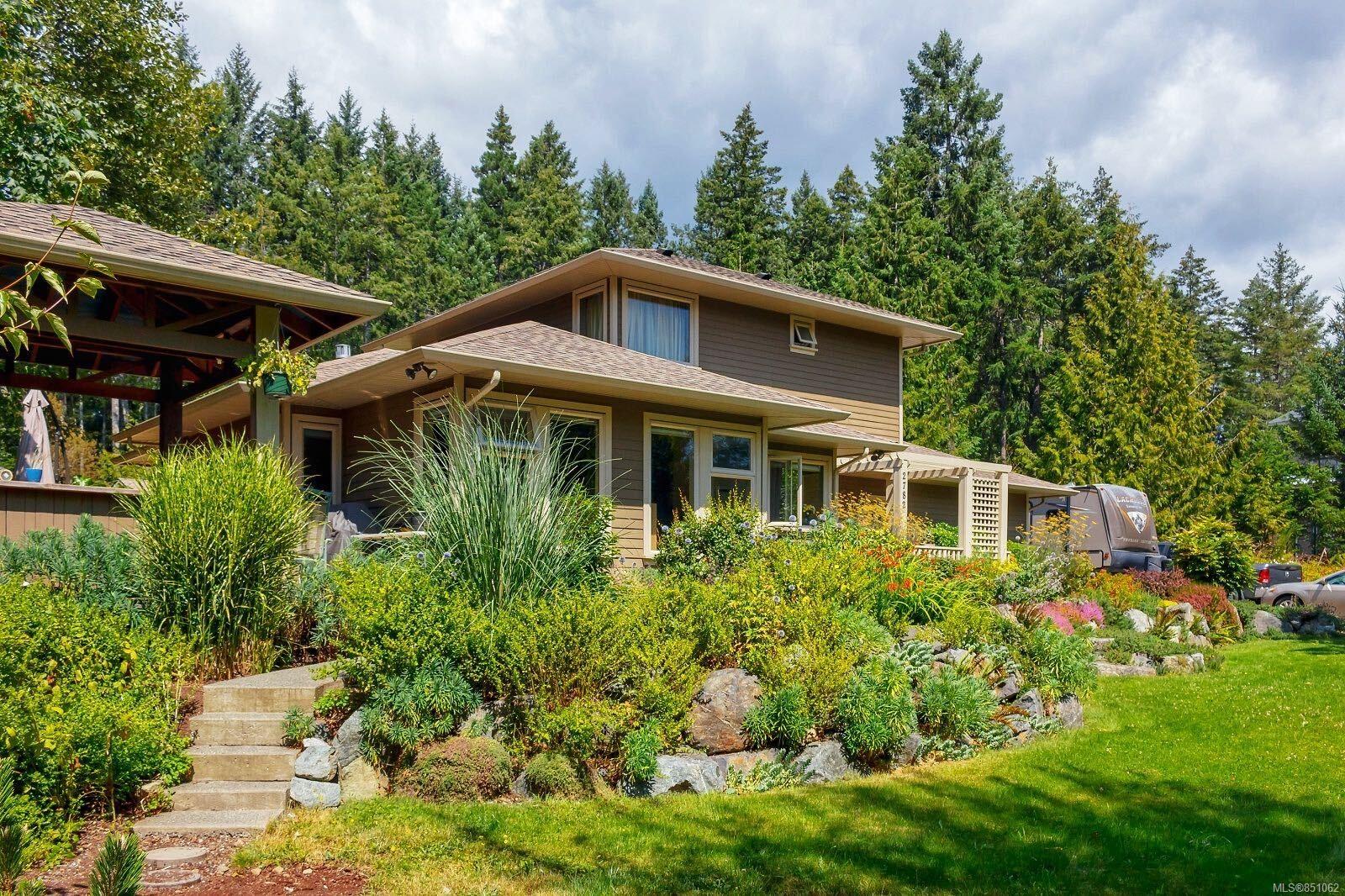 2782 Meadowview Road, Shawnigan Lake, BC, V0R 2W1 851062 The House