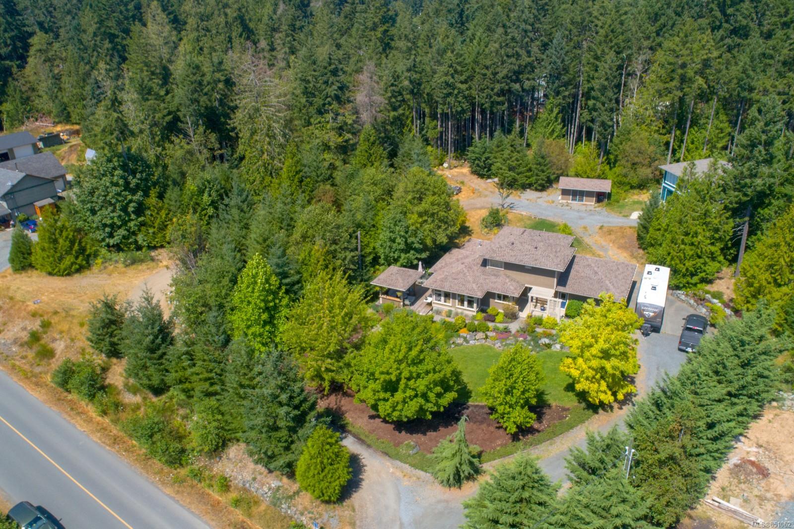 2782 Meadowview Road, Shawnigan Lake, BC, V0R 2W1 851062 The House