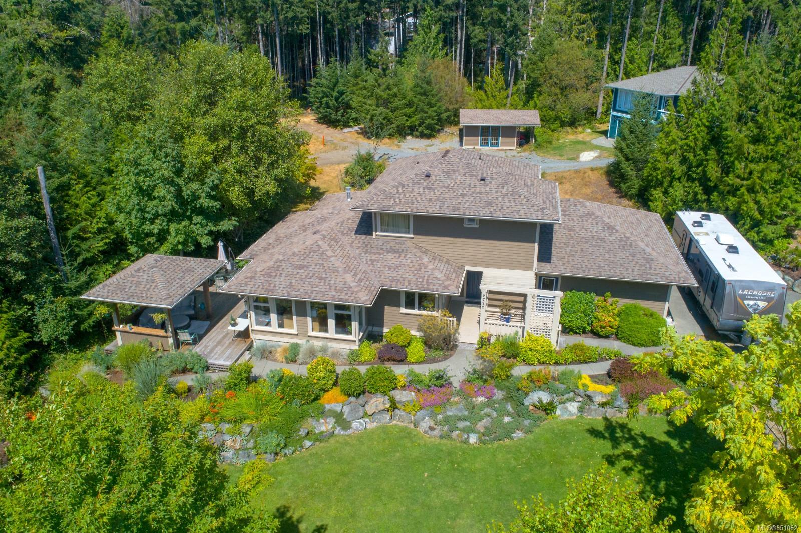 2782 Meadowview Road, Shawnigan Lake, BC, V0R 2W1 851062 The House