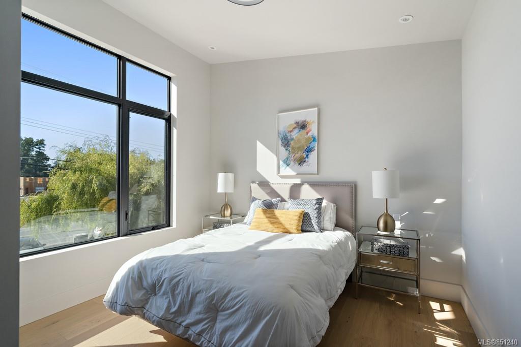 9235 Lochside Drive, Sidney, BC, V8Z 5X6 851240 Mark Rice Personal Real Estate Corporation