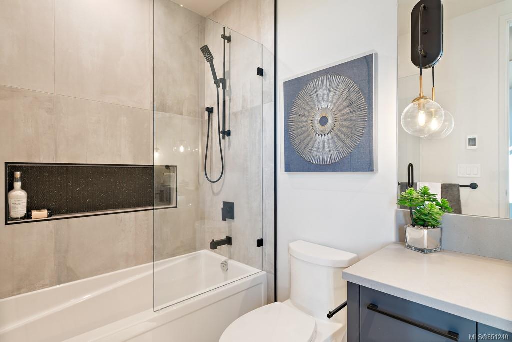 9235 Lochside Drive, Sidney, BC, V8Z 5X6 851240 Mark Rice Personal Real Estate Corporation