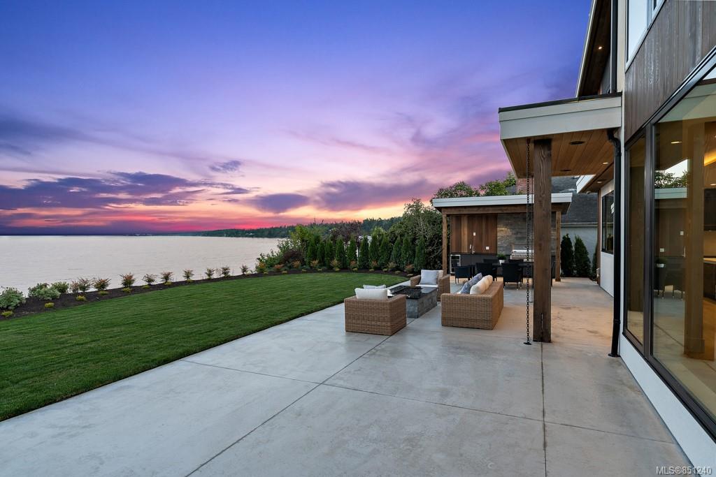 9235 Lochside Drive, Sidney, BC, V8Z 5X6 851240 Mark Rice Personal Real Estate Corporation