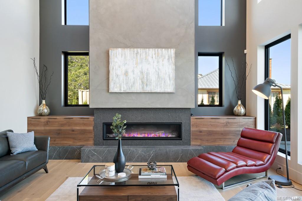 9235 Lochside Drive, Sidney, BC, V8Z 5X6 851240 Mark Rice Personal Real Estate Corporation