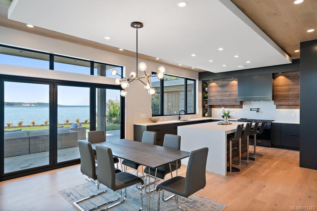 9235 Lochside Drive, Sidney, BC, V8Z 5X6 851240 Mark Rice Personal Real Estate Corporation