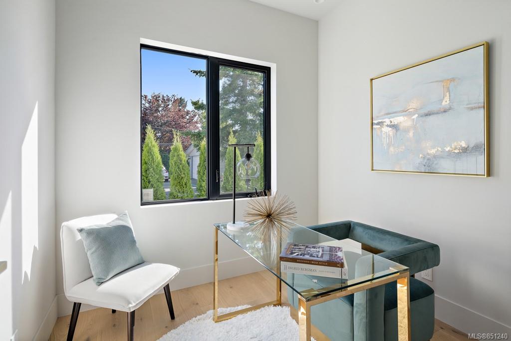 9235 Lochside Drive, Sidney, BC, V8Z 5X6 851240 Mark Rice Personal Real Estate Corporation