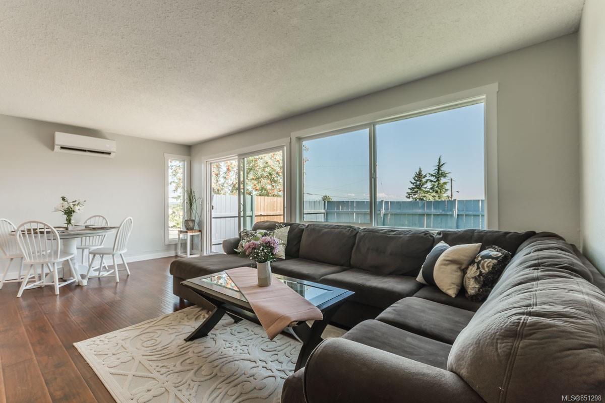 1 507 9th Street, Nanaimo, BC, V9R 1A8 851298 Carol Warkentin and