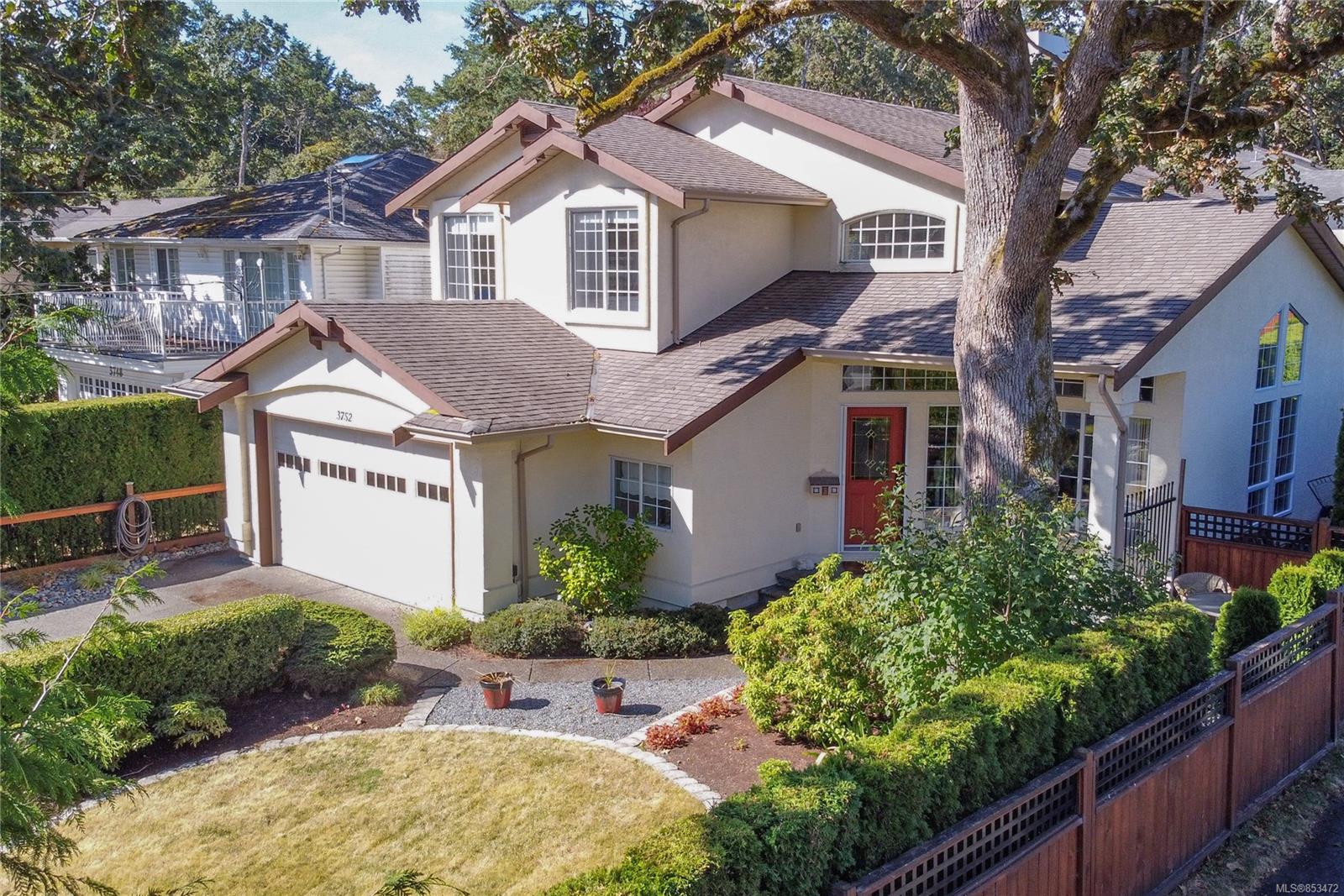 3752 Ascot Drive, Saanich, BC, V8P 3S1 853472 Jaret Andrews Personal Real Estate Corporation