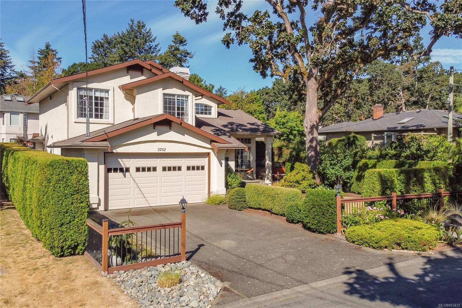 3752 Ascot Drive, Saanich, BC, V8P 3S1 853472 Jaret Andrews