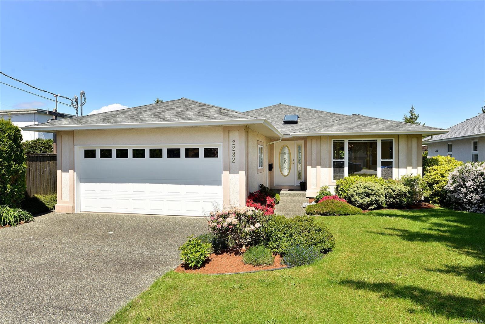 2282 Mills Road, Sidney, BC, V8L 2C4 853736 Gower Smith Real Estate