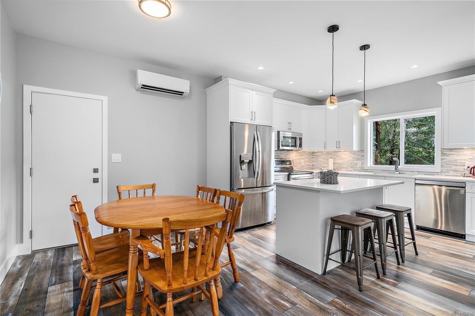 9811 Miracle Way, Youbou, BC, V0R 3E1 853796 Gower Smith Real