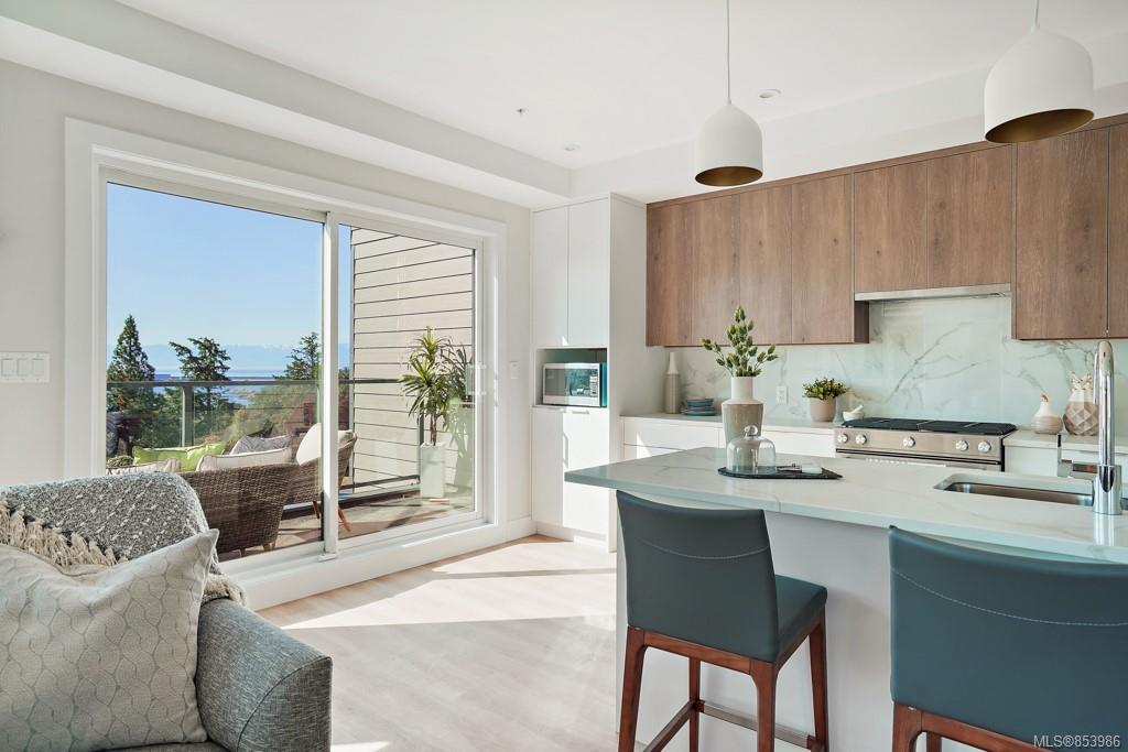 4E 835 Dunsmuir Road, Esquimalt, BC, V9A 5B8 853986 Mark Rice