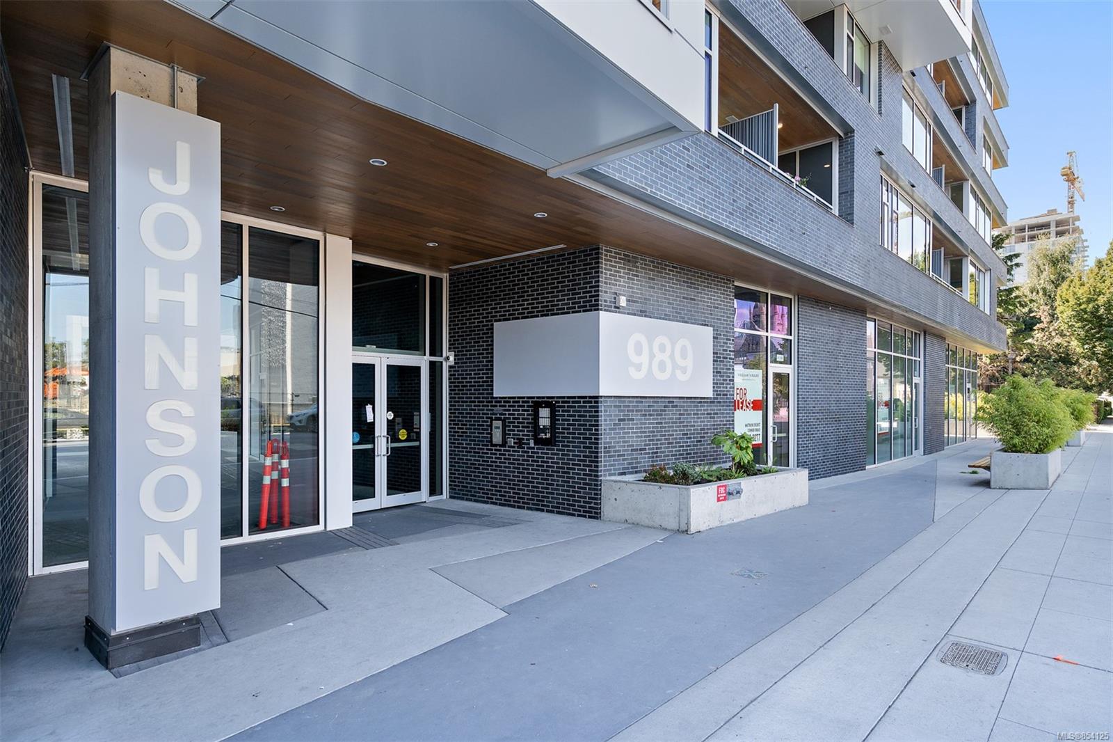 901 989 Johnson Street, Victoria, BC, V8V 0E3 854125 Marten Homes Real Estate PREC