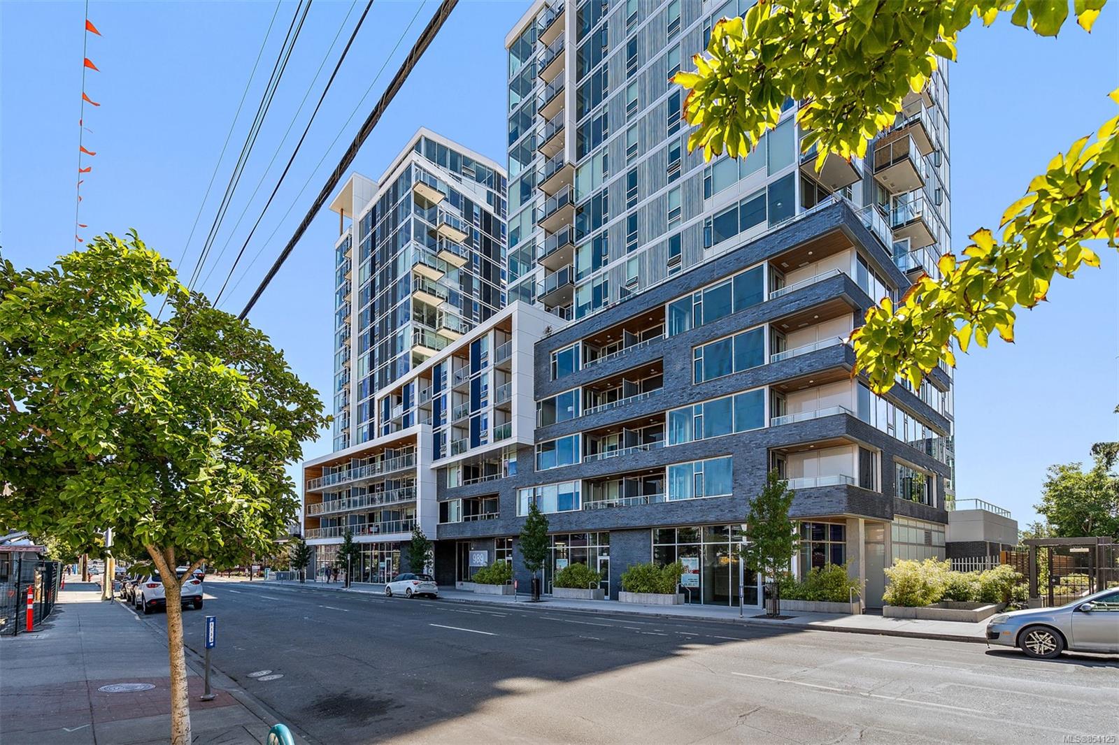 901 989 Johnson Street, Victoria, BC, V8V 0E3 854125 Marten Homes Real Estate PREC