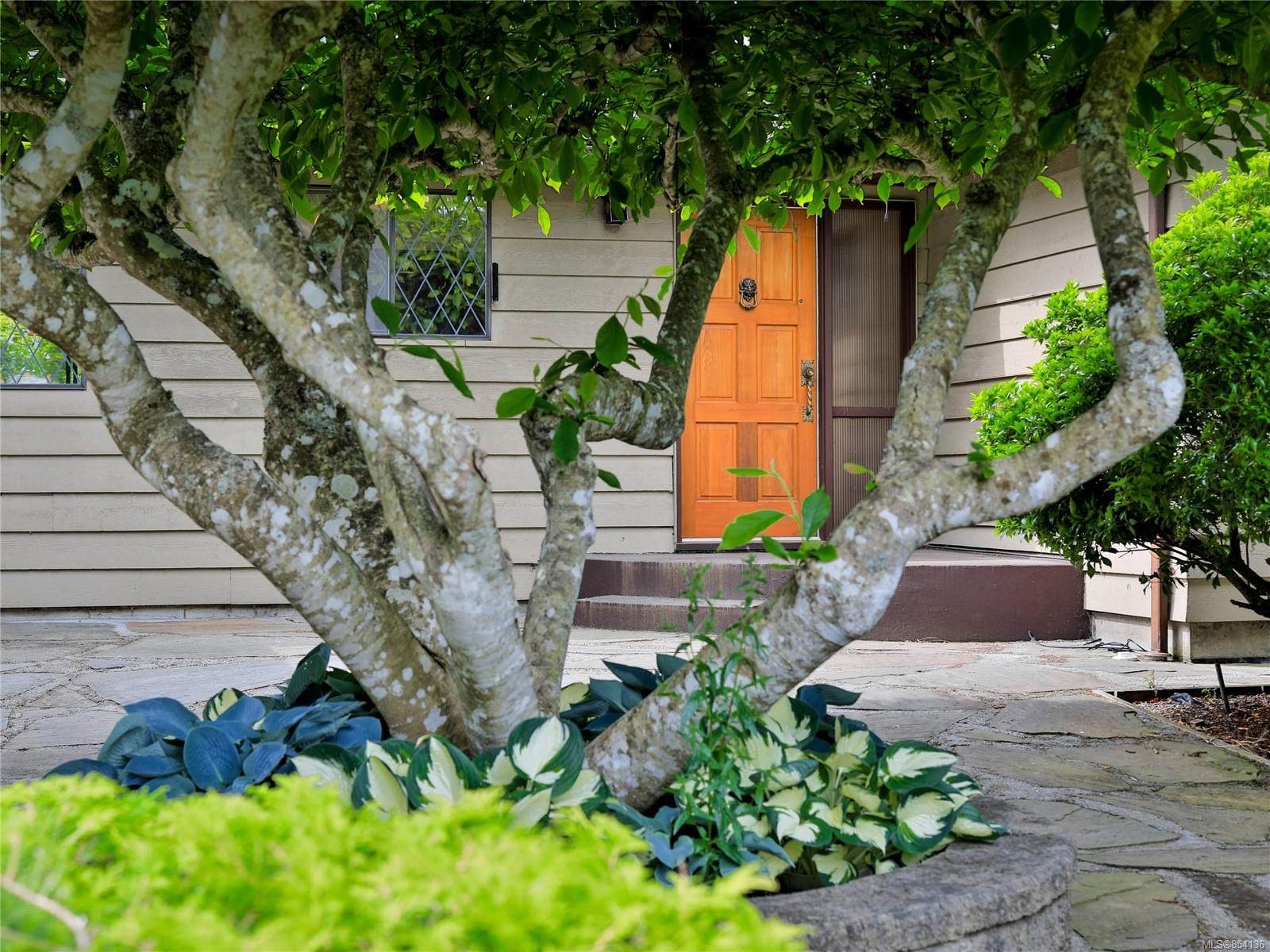 741 Canyon Crescent Road, Qualicum Beach, BC, V9K 1L2 854136