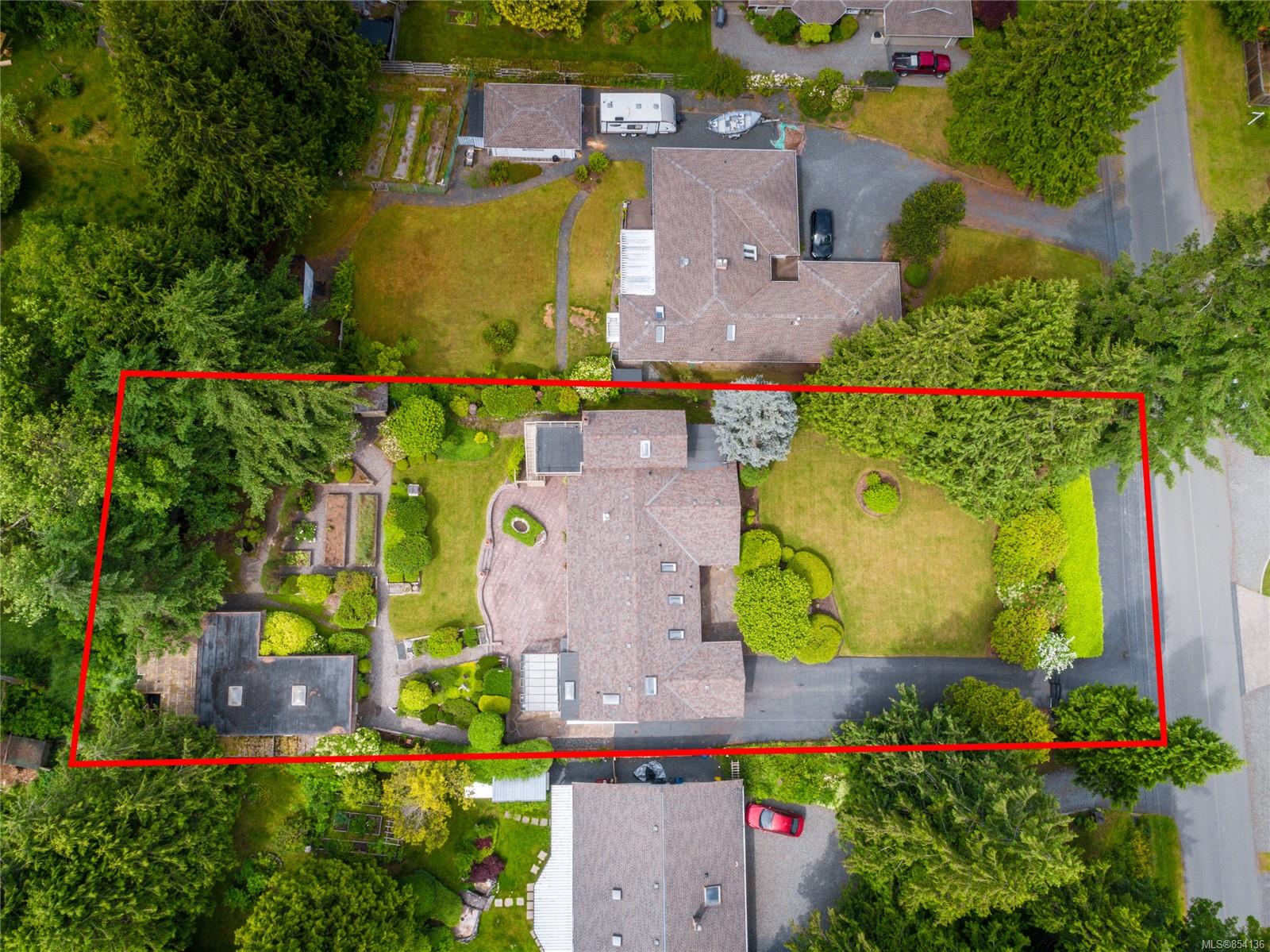 741 Canyon Crescent Road, Qualicum Beach, BC, V9K 1L2 854136