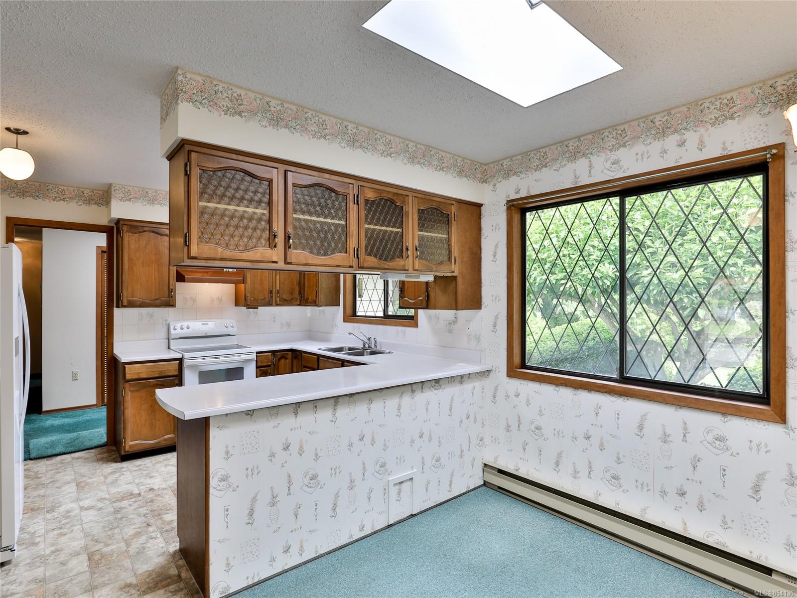 741 Canyon Crescent Road, Qualicum Beach, BC, V9K 1L2 854136